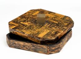27   -  Caja decorativa . 