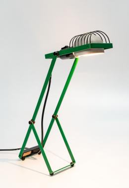 77   -  Lámpara de mesa Síntesis. De Ernesto Gismondi. 