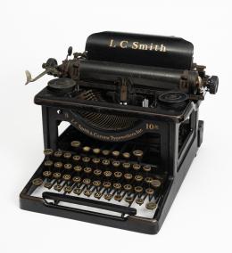202   -  Máquina de escribir. L-C Smith & Corona Typewriters Inc., década de 1920 