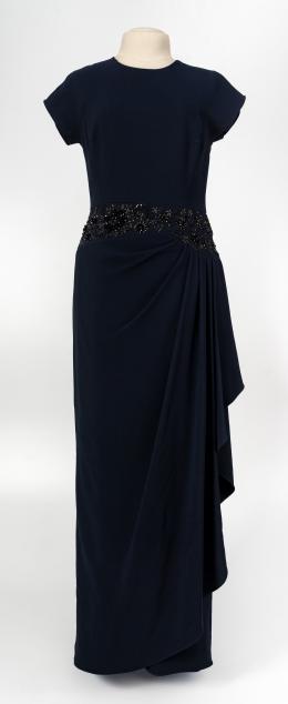 104   -  Vestido. Teri Jon, década de 1980