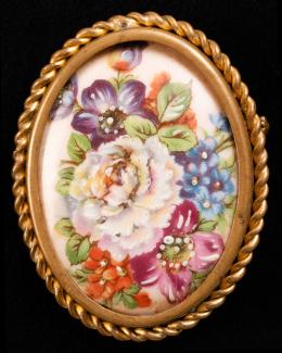 45   -  Broche. Limoges, década de 1970 