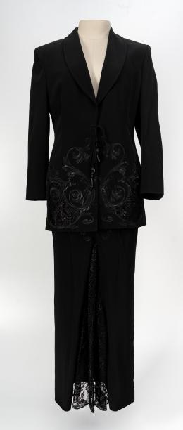 89   -  Conjunto bordado. Gianfranco Ferré, década de 1990