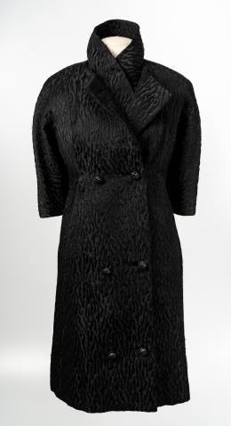 114   -  Abrigo. Balenciaga, década de 1960