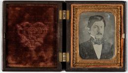 93   -  Daguerrotipo de caballero, c. 1870