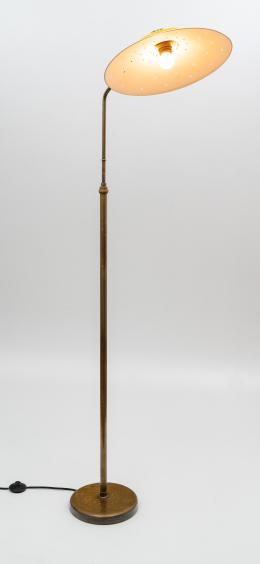 36   -  Lámpara de pie. 