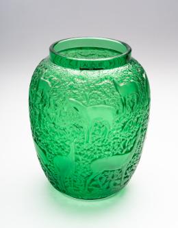 69   -  Jarrón Biches. Lalique . 