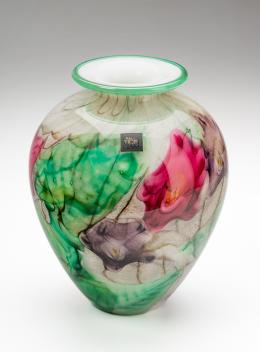 155   -  Jarrón globo de la serie Flowers. De Timothy Harris para Isle of Wight Glass