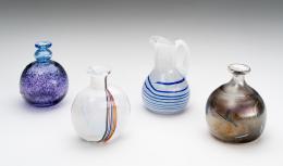 160   -  Floreros y jarra. Kosta Boda