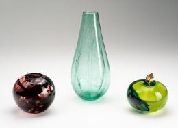 166   -  Candelero, jarrón y escultura. Kosta Boda