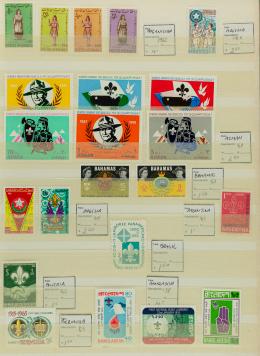140   -  Colección Temática de Escultismo / Scouts (varios)