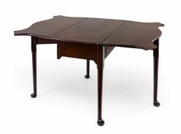 11   -  Mesa de comedor plegable estilo Jorge III. 