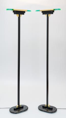 22   -  Pareja de lámparas de pie tipo antorcha (Torchiere). De Robert Sonneman para Kovacs. 
