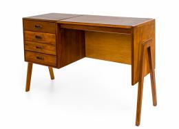 108   -  Escritorio con archivador. 