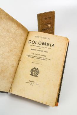 298   -  <span class="object_title">Constituciones de Colombia - recopiladas y precedidas de una breve reseña histórica - por Manuel Antonio Pombo y José Joaquín Guerra - alumnos de la facultad de derecho y ciencias políticas de la Universidad Nacional</span>