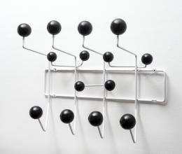 62   -  <span class="object_title">Perchero Eames Hang-It-All</span>