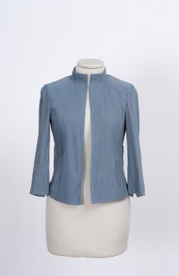 116   -  <p><span class="description">Blazer azul grisáceo. A-K-R-I-S</span></p>