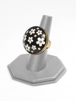 22   -  <p><span class="description">Anillo Daisy. Marc Jacobs, década de 1930</span></p>