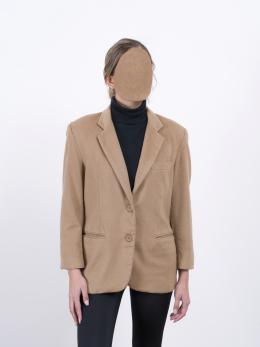 118   -  <p><span class="description">blazer beige. Oliver</span></p>