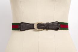 17   -  <p><span class="description">Cinturón. Gucci</span></p>