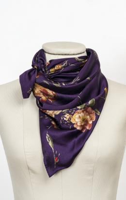 103   -  <p><span class="description">Foulard floral. Ralph Lauren</span></p>