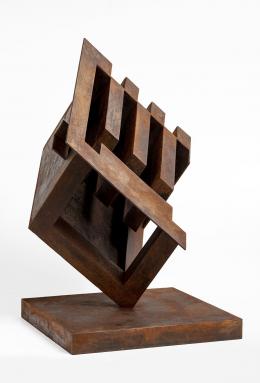 68   -  <p><span class="description">Eduardo Ramírez Villamizar: Sin título, de la serie Aerolitos, 1992 - 2002.</span></p>