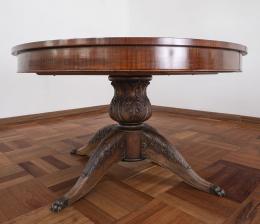 26   -  <p><span class="description">Mesa de comedor estilo inglés, ca. 1880</span></p>