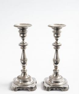 57   -  <p><span class="description">Candelabros, finales del siglo XIX</span></p>