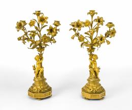 85   -  <span class="object_title">Par de candelabros</span>