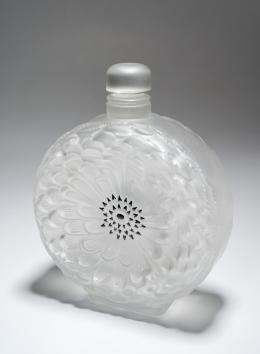 76   -  <span class="object_title">Perfumera de la série Garniture de Toilette, modelo Dahlia</span>