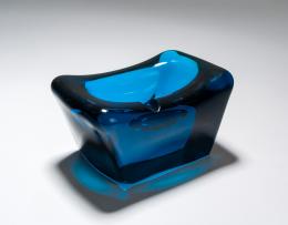 51   -  <span class="object_title">Cenicero azul </span>