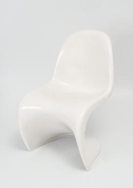 44   -  <span class="object_title">Panton chair</span>