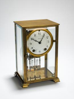 60   -  <span class="object_title">Reloj de mesa</span>