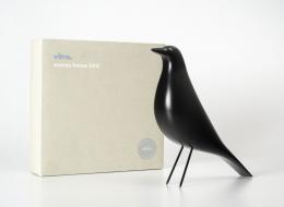 16   -  <p><span class="description">Eames house bird. De Charles y Ray Eames para Vitra
 </span></p>