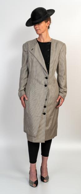 107   -  <span class="typology">Abrigo. Escada Exclusive for Saks Fifth</span>. 