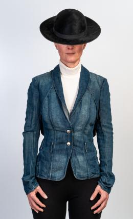 78   -  <span class="typology">Chaqueta jean. Nina Ricci</span>. 