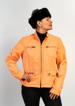 140   -  <span class="typology">Chaqueta deportiva impermeable. Armani Collezioni</span>. 