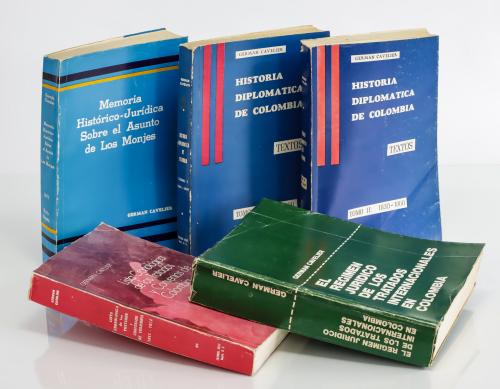 [Historia diplomática por Germán Cavelier: 5 vol.]