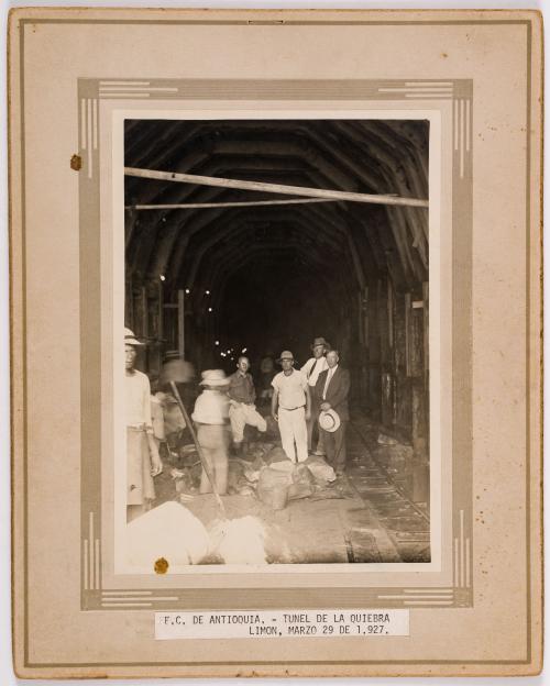 Lopez Mesa : Colección de fotografías del Ferrocarril de Antioquia