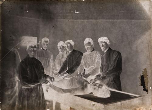 Rodríguez, Melitón : Dos placas secas de gelatina (dry plate) de una autopsia