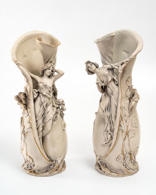 Par de jarrones art nouveau. Royal Dux Bohemia