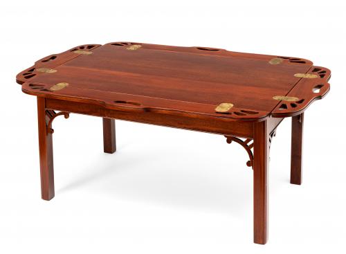 Coffee table estilo chippendale