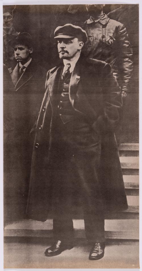 Carteles sobre Karl Marx y Vladimir Lenin