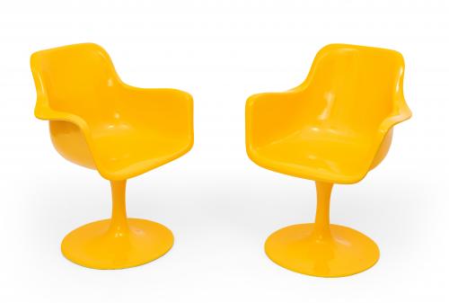 Par de sillas tulipa estilo Eero Saarinen