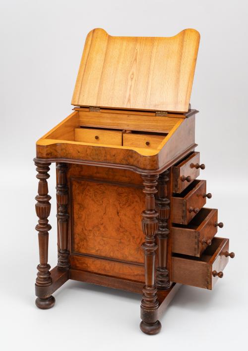 Davenport o escritorio de capitán de barco estilo Victoriano