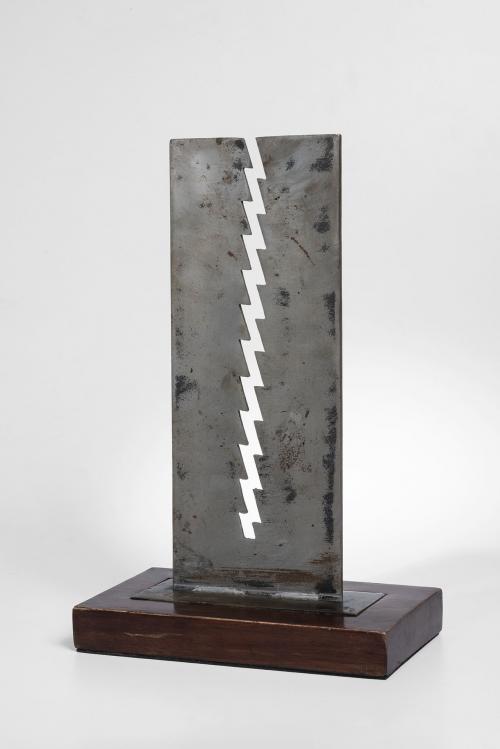 Bernardo Salcedo Colombia, 1939 - 2007 : [Atraparrayos]