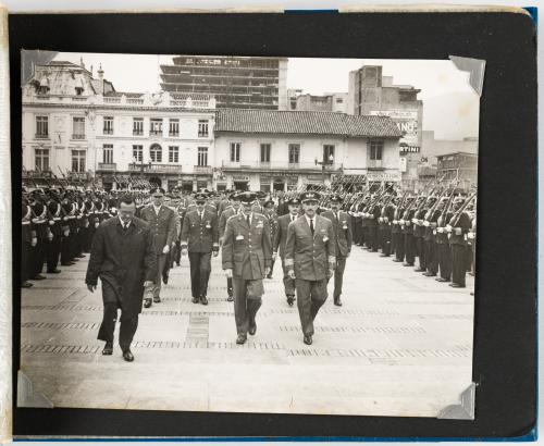 Álbum de fotografías de la X posta aérea militar de las Amé