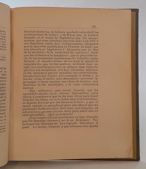 Conjunto de 3 libros relacionados con Rafael Uribe Uribe