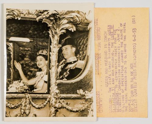 Registro fotográfico de prensa coronación Reina Isabel