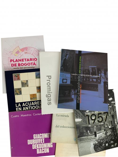 Catálogos de exposición: 8 libros